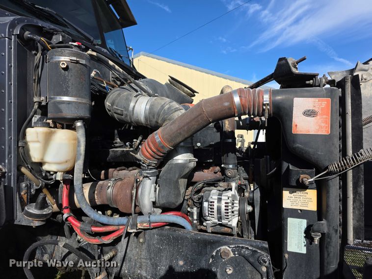 image for item FI0709 1997 Peterbilt 385 dump truck