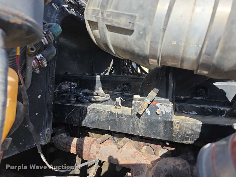 image for item FI0709 1997 Peterbilt 385 dump truck