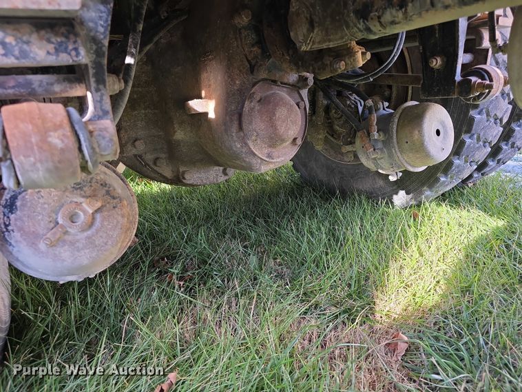 image for item FI0709 1997 Peterbilt 385 dump truck