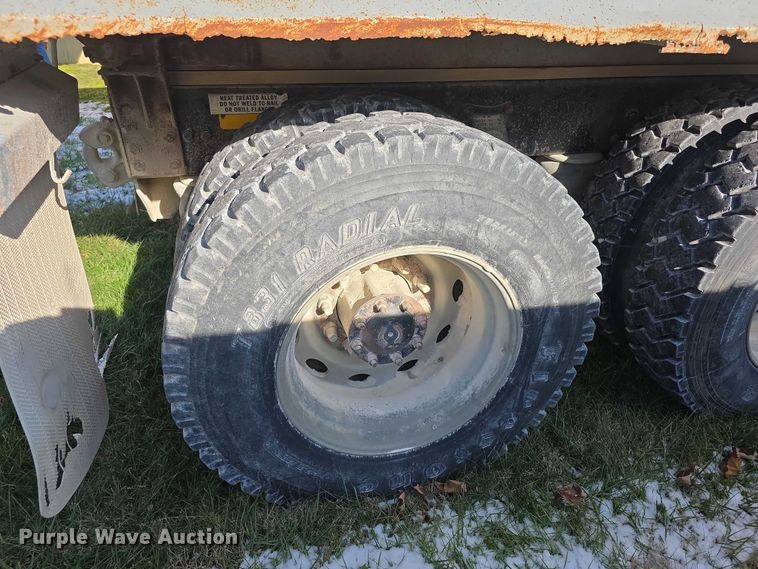 image for item FI0709 1997 Peterbilt 385 dump truck