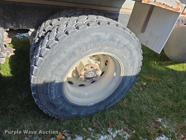 image for item FI0709 1997 Peterbilt 385 dump truck