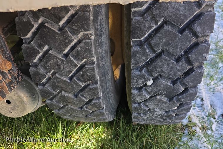 image for item FI0709 1997 Peterbilt 385 dump truck