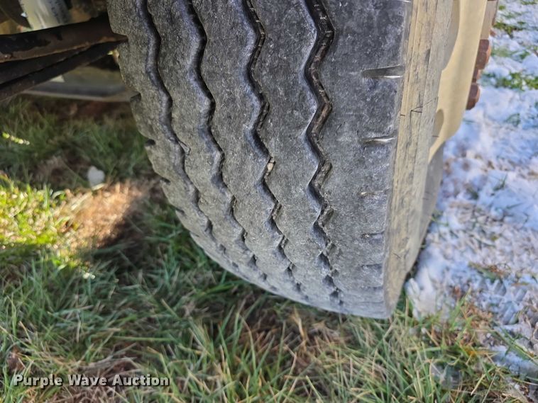 image for item FI0709 1997 Peterbilt 385 dump truck