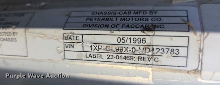 image for item FI0709 1997 Peterbilt 385 dump truck