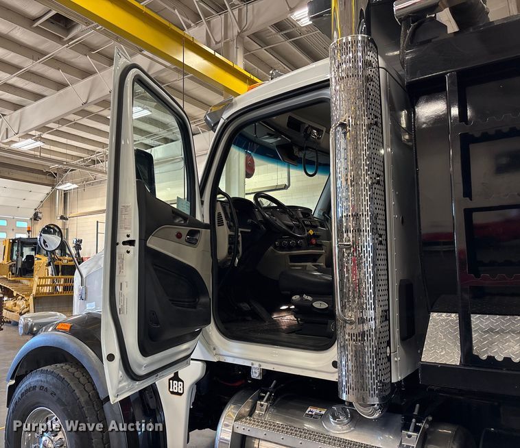 image for item FI1518 2025 Peterbilt 567 dump truck