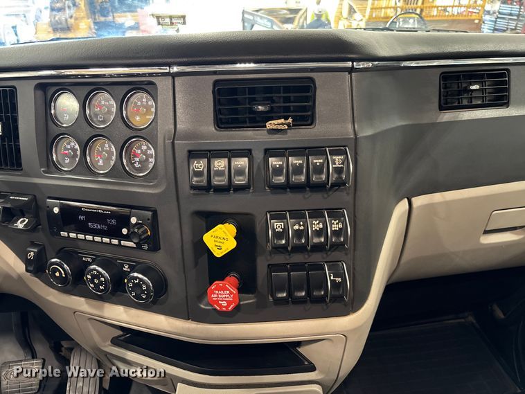 image for item FI1518 2025 Peterbilt 567 dump truck