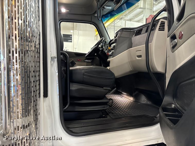 image for item FI1518 2025 Peterbilt 567 dump truck