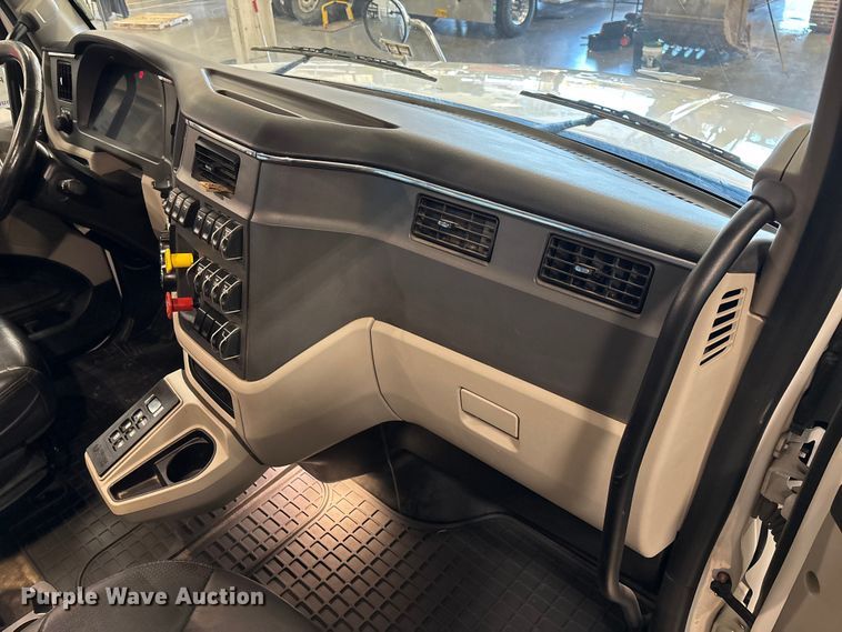 image for item FI1518 2025 Peterbilt 567 dump truck