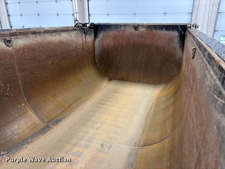 image for item FI1519 2025 Peterbilt 567 dump truck