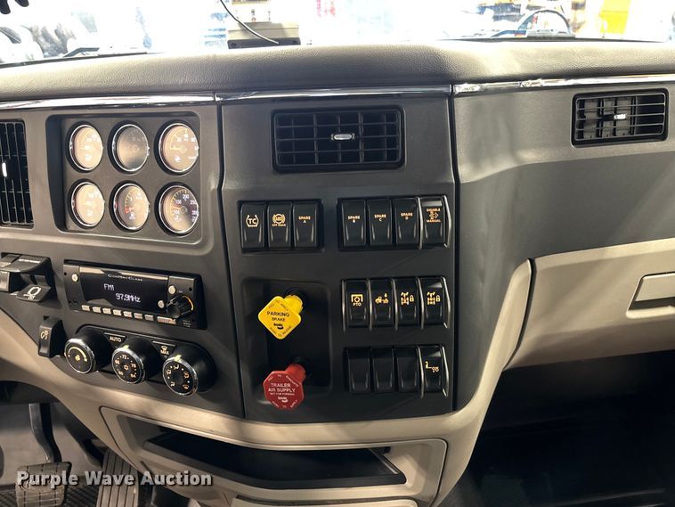 image for item FI1519 2025 Peterbilt 567 dump truck