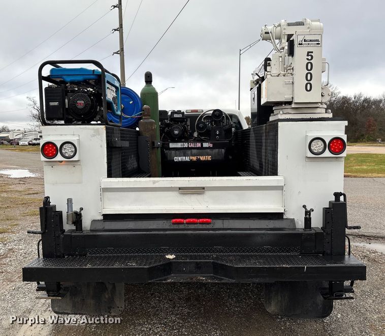 image for item FI1529 2012 Ford F550 Super Duty utility / service truck