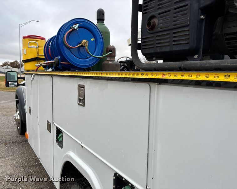 image for item FI1529 2012 Ford F550 Super Duty utility / service truck