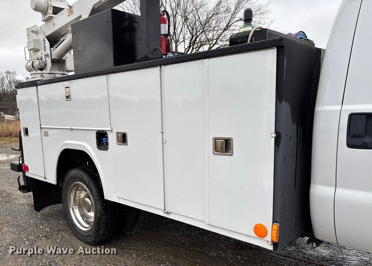image for item FI1529 2012 Ford F550 Super Duty utility / service truck