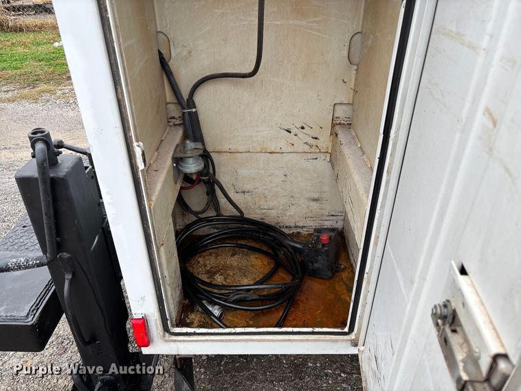 image for item FI1529 2012 Ford F550 Super Duty utility / service truck