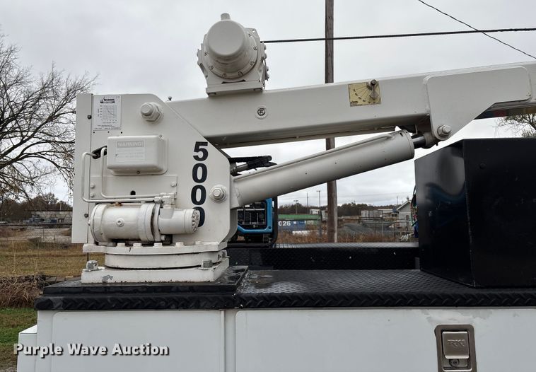 image for item FI1529 2012 Ford F550 Super Duty utility / service truck