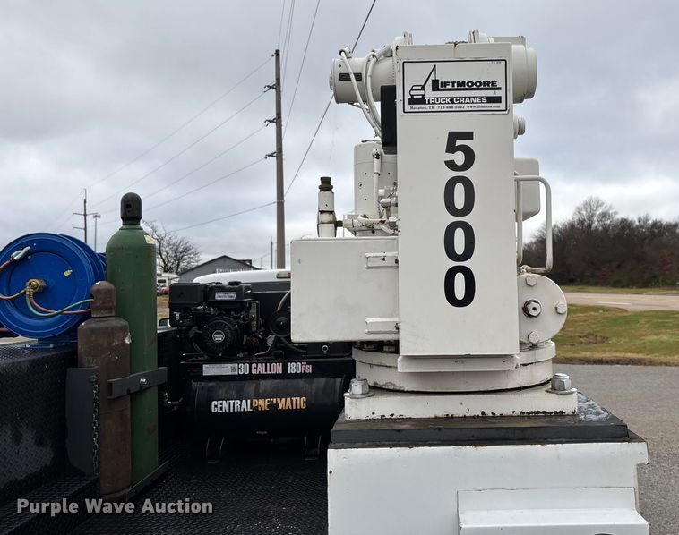 image for item FI1529 2012 Ford F550 Super Duty utility / service truck