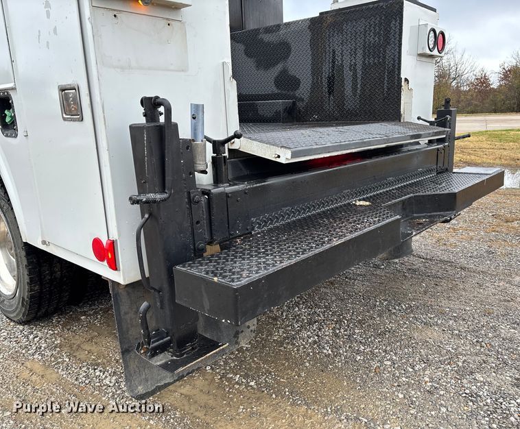 image for item FI1529 2012 Ford F550 Super Duty utility / service truck