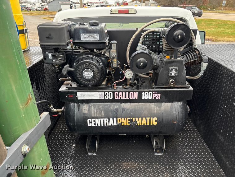 image for item FI1529 2012 Ford F550 Super Duty utility / service truck