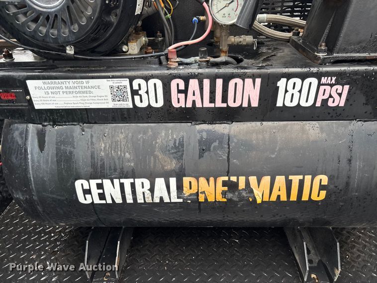 image for item FI1529 2012 Ford F550 Super Duty utility / service truck