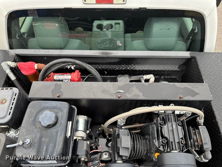 image for item FI1529 2012 Ford F550 Super Duty utility / service truck