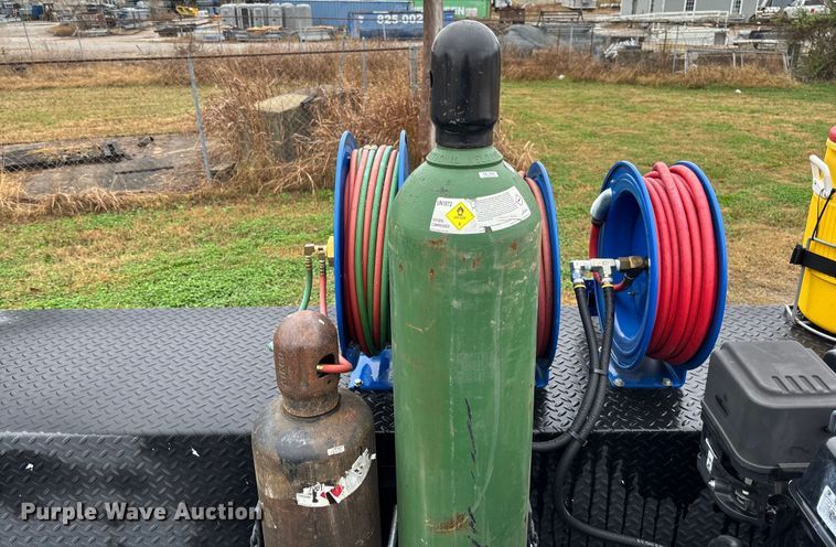 image for item FI1529 2012 Ford F550 Super Duty utility / service truck