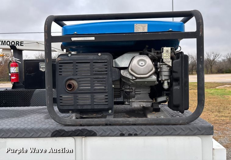 image for item FI1529 2012 Ford F550 Super Duty utility / service truck