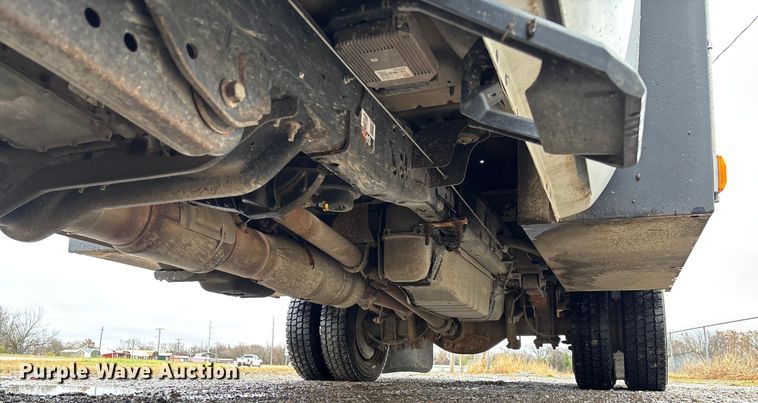 image for item FI1529 2012 Ford F550 Super Duty utility / service truck