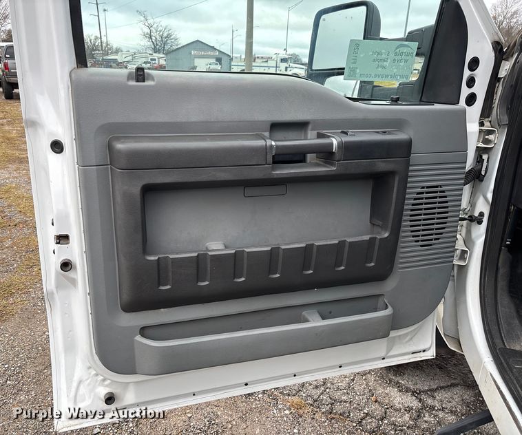 image for item FI1529 2012 Ford F550 Super Duty utility / service truck