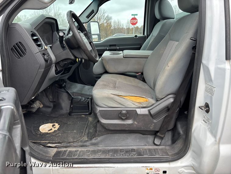 image for item FI1529 2012 Ford F550 Super Duty utility / service truck