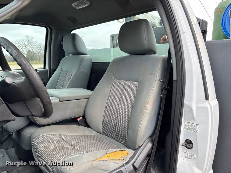 image for item FI1529 2012 Ford F550 Super Duty utility / service truck