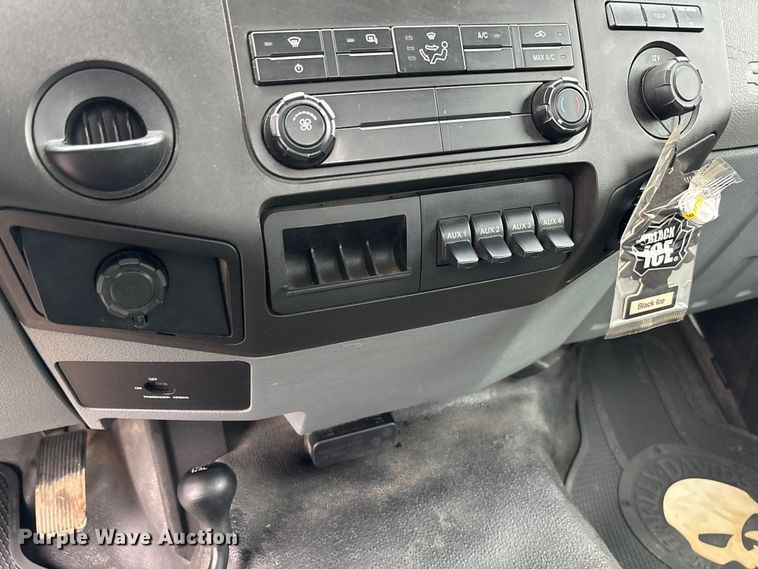 image for item FI1529 2012 Ford F550 Super Duty utility / service truck