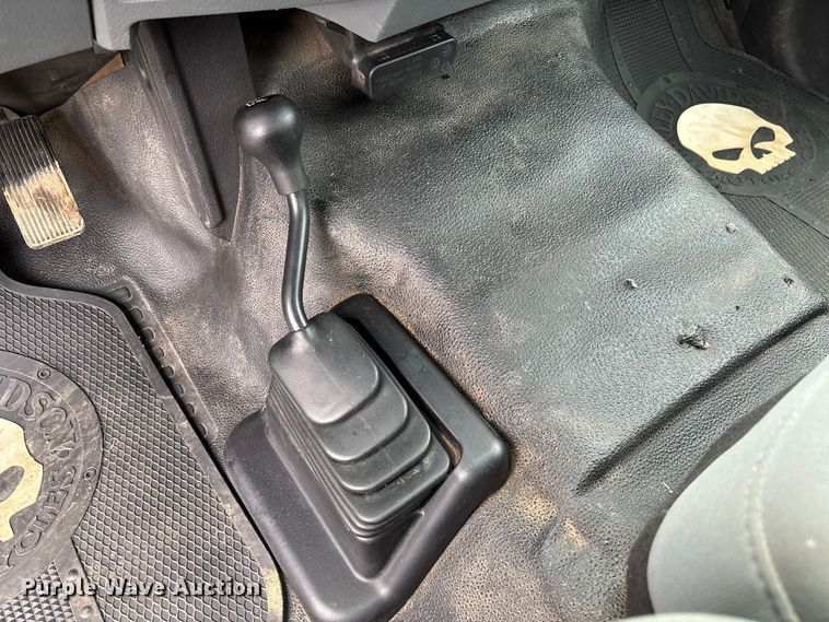 image for item FI1529 2012 Ford F550 Super Duty utility / service truck