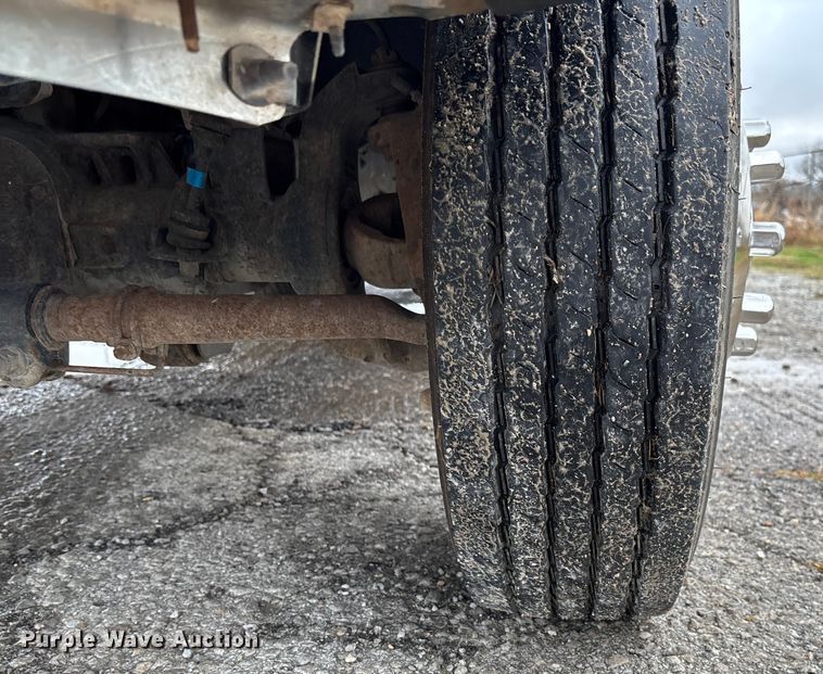 image for item FI1529 2012 Ford F550 Super Duty utility / service truck