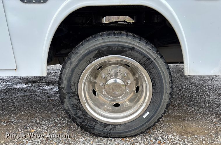 image for item FI1529 2012 Ford F550 Super Duty utility / service truck