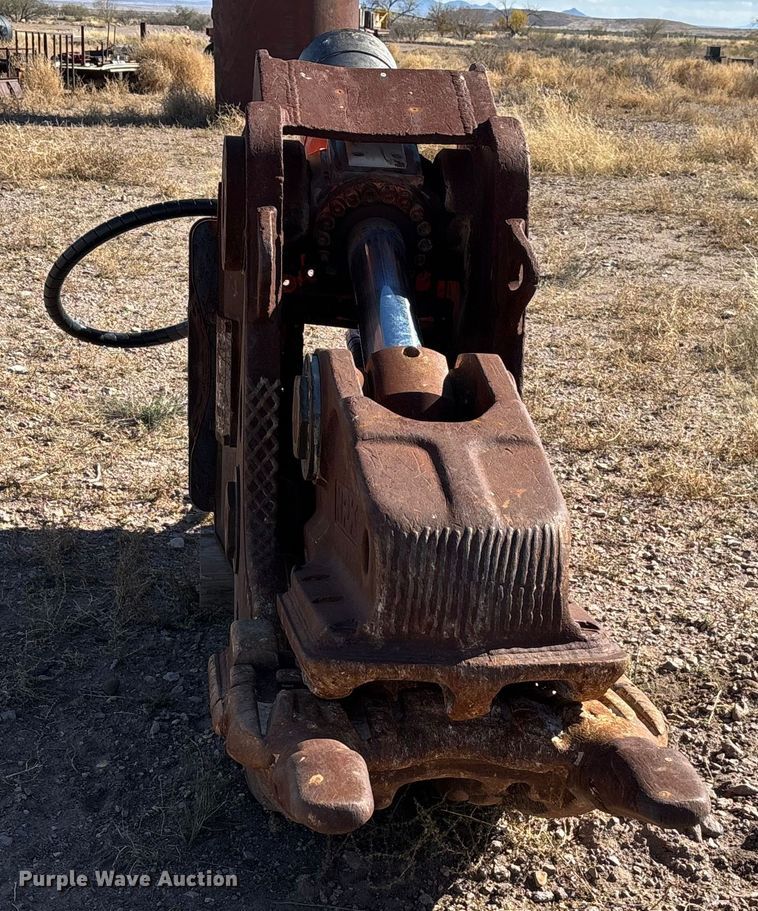 image for item FI2002 2015 NPK U-31JR hydraulic pulverizer