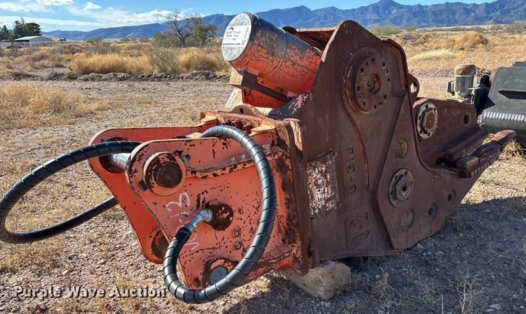 image for item FI2002 2015 NPK U-31JR hydraulic pulverizer