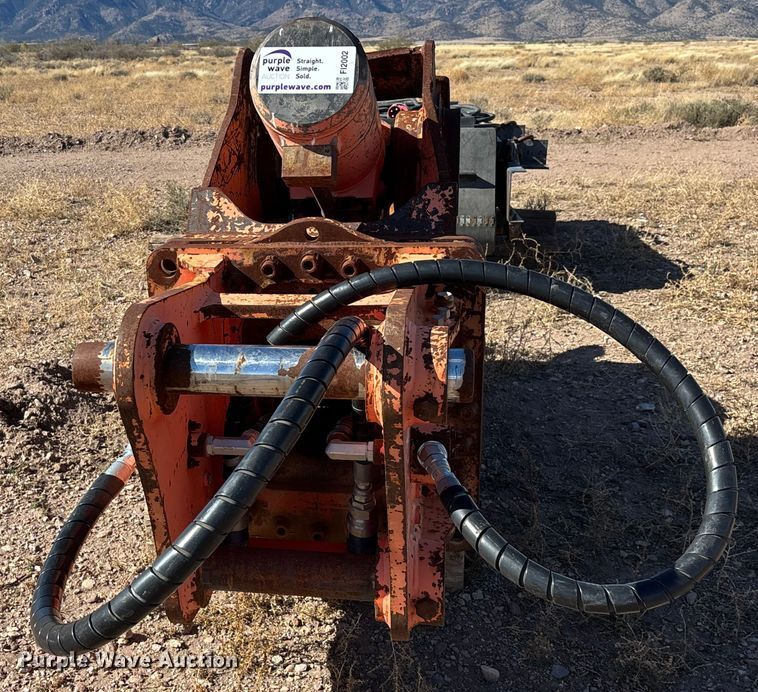 image for item FI2002 2015 NPK U-31JR hydraulic pulverizer