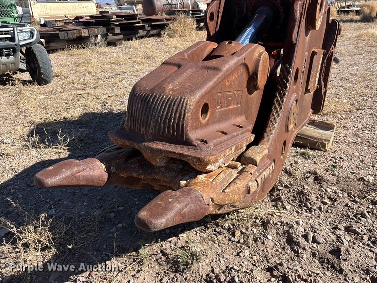 image for item FI2002 2015 NPK U-31JR hydraulic pulverizer