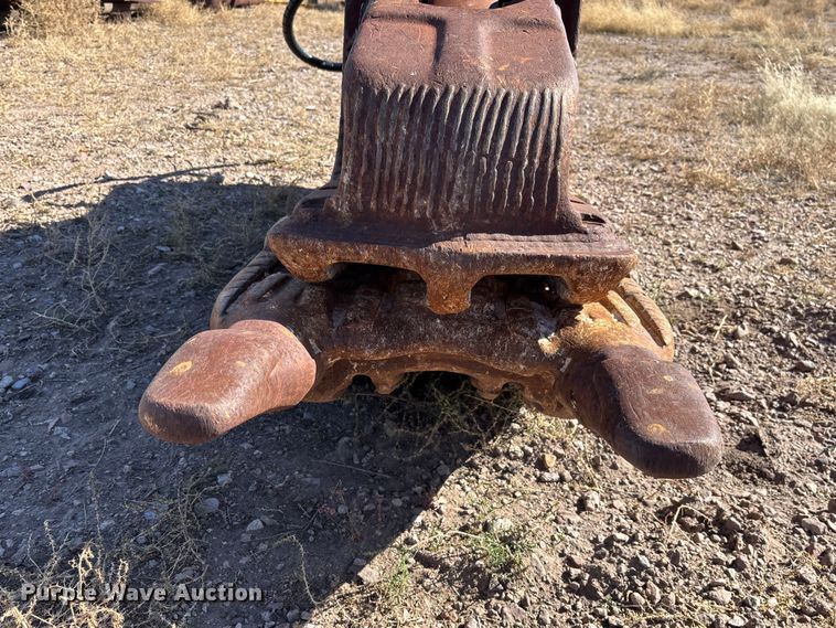 image for item FI2002 2015 NPK U-31JR hydraulic pulverizer