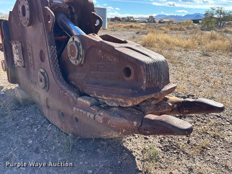 image for item FI2002 2015 NPK U-31JR hydraulic pulverizer