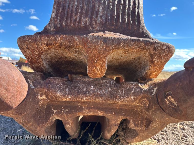 image for item FI2002 2015 NPK U-31JR hydraulic pulverizer