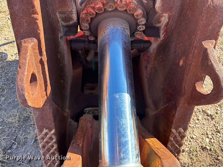 image for item FI2002 2015 NPK U-31JR hydraulic pulverizer