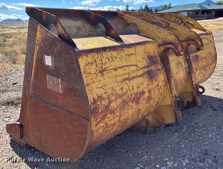 image for item FI2003 Caterpillar GP wheel loader bucket