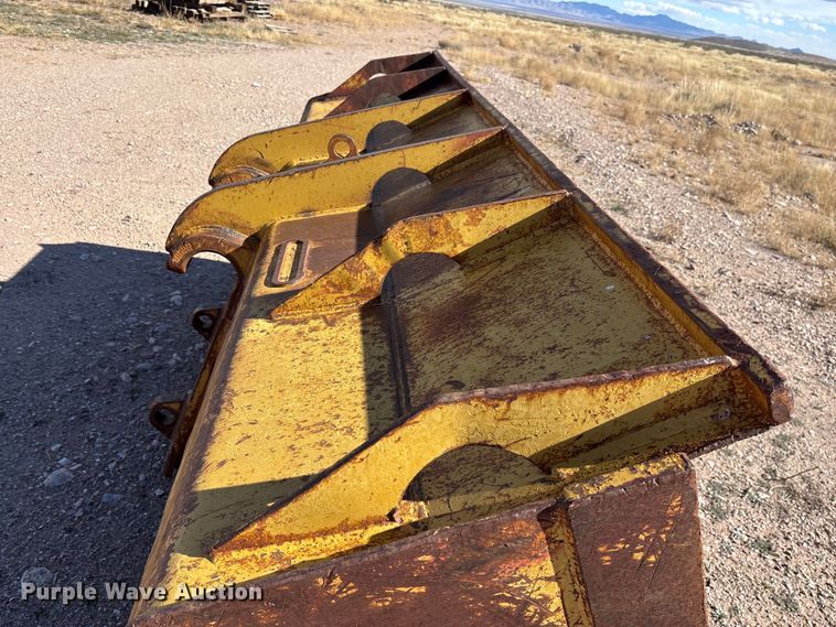 image for item FI2003 Caterpillar GP wheel loader bucket