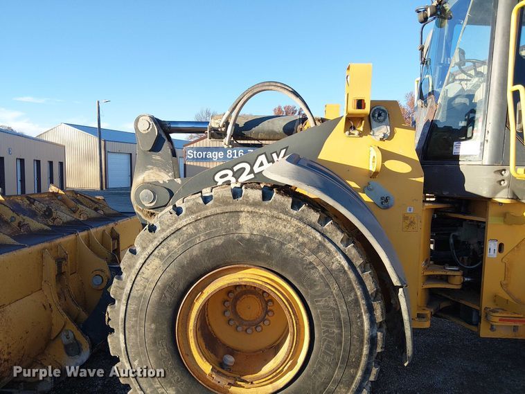 image for item FK0696 2009 John Deere 824K wheel loader