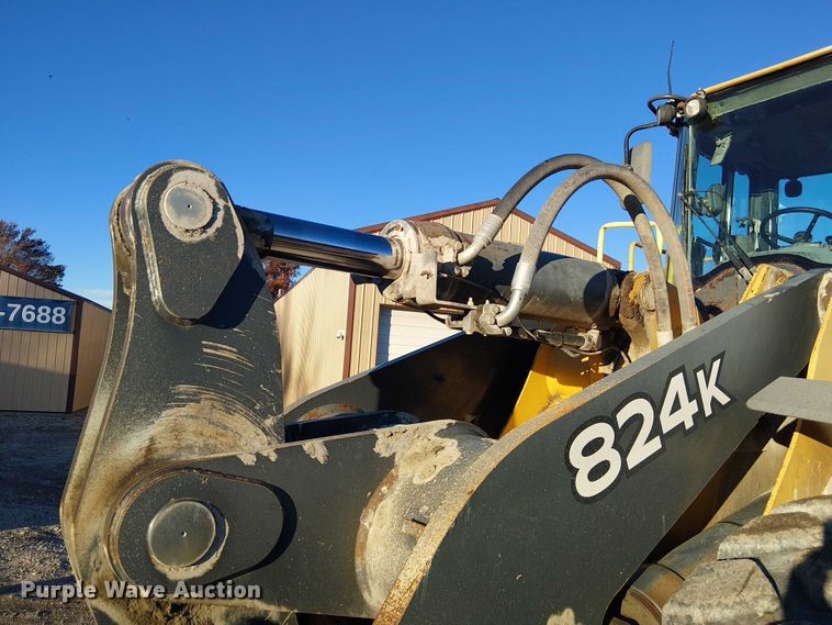 image for item FK0696 2009 John Deere 824K wheel loader