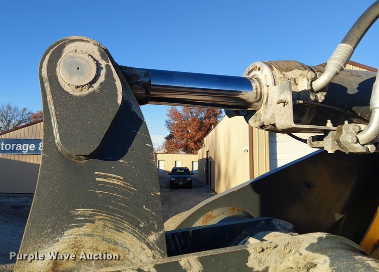 image for item FK0696 2009 John Deere 824K wheel loader