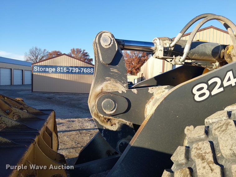 image for item FK0696 2009 John Deere 824K wheel loader