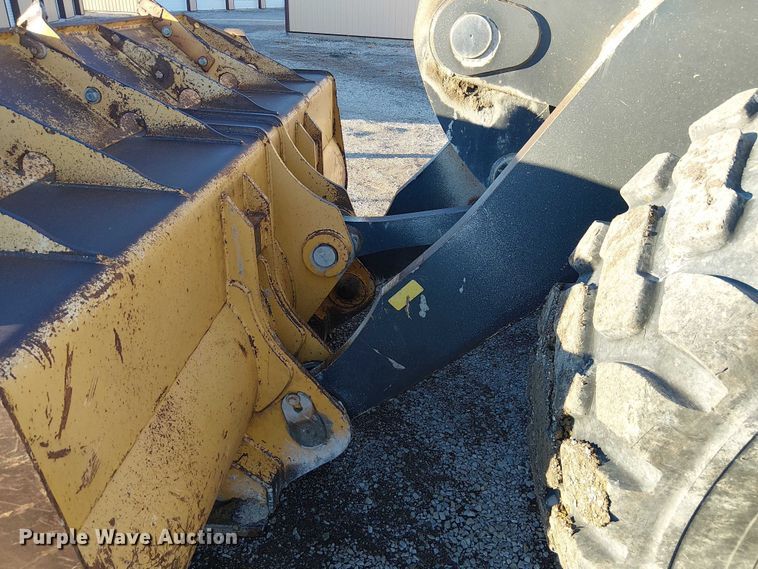 image for item FK0696 2009 John Deere 824K wheel loader