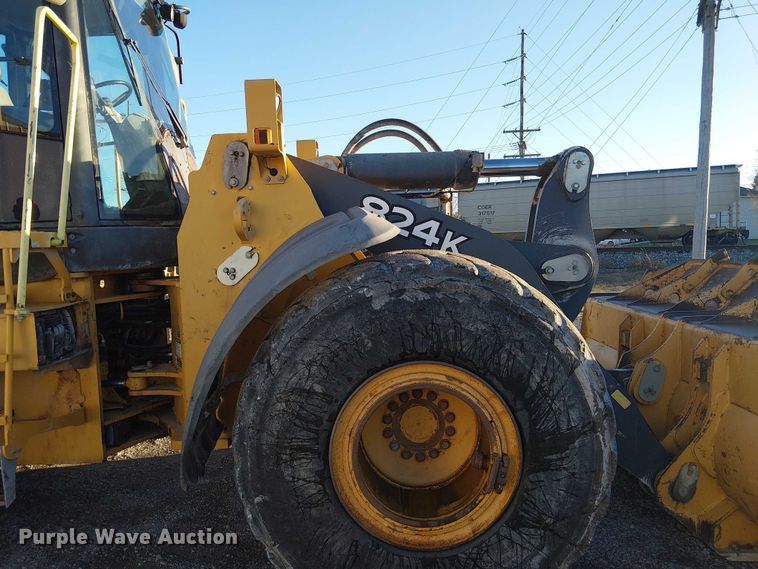 image for item FK0696 2009 John Deere 824K wheel loader
